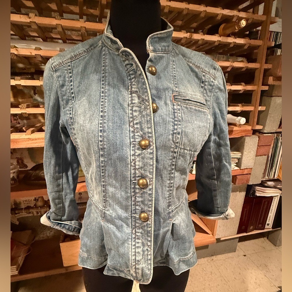 Ann Taylor LOFT Denim Jacket Medium Wash Brass‎ Button Peplum Blue Size 0